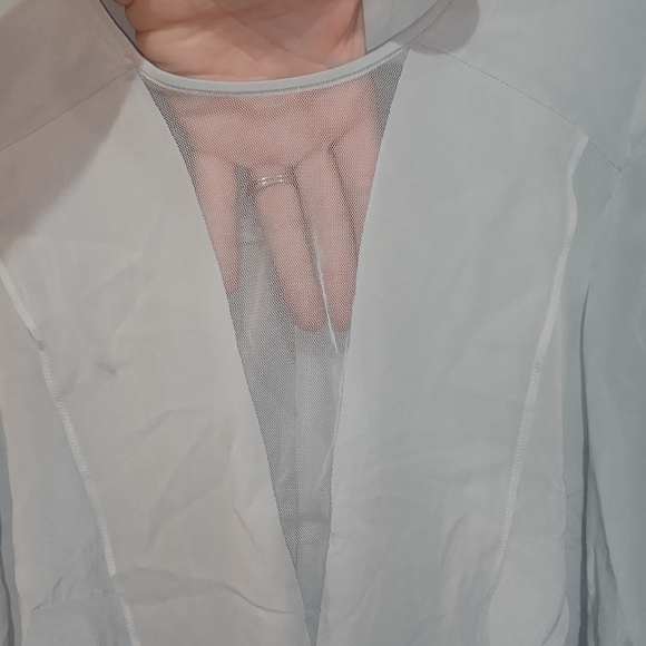 BCBGMaxazria Marissa 100% silk grey blouse size M - Picture 3 of 11